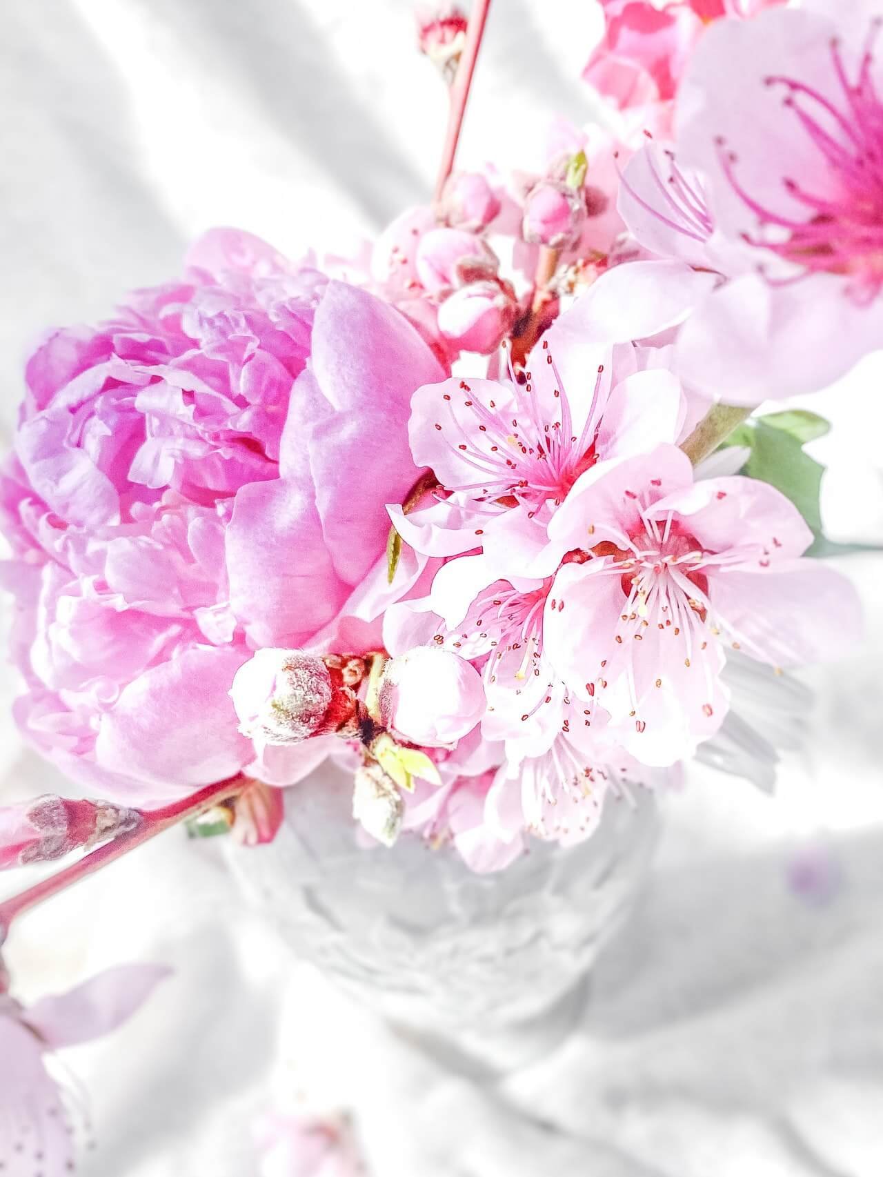 Flowers in Vase During Pregnancy Massage